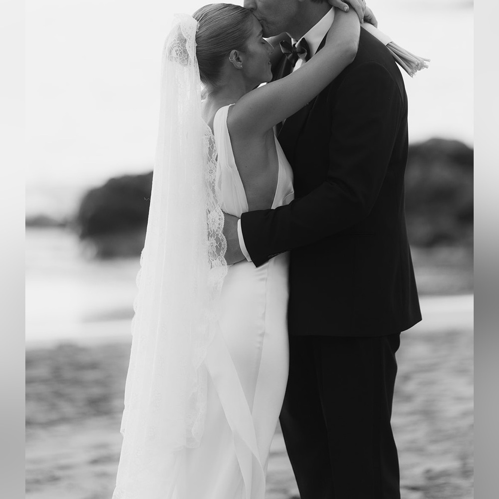 White Lace Bridal Veil with Comb